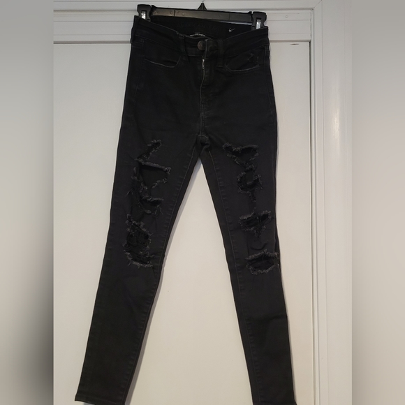 American Eagle 2 Short Black Distressed Jeans. - Picture 1 of 6